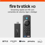 Fire TV Stick HD (Geração mais recente) | Com controle remoto por voz com Alexa (inclui comandos de TV), controles de casa inteligente e streaming em HD
